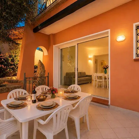 Le Ginestre Two Bedroom 100 M From The بايا سردينيا