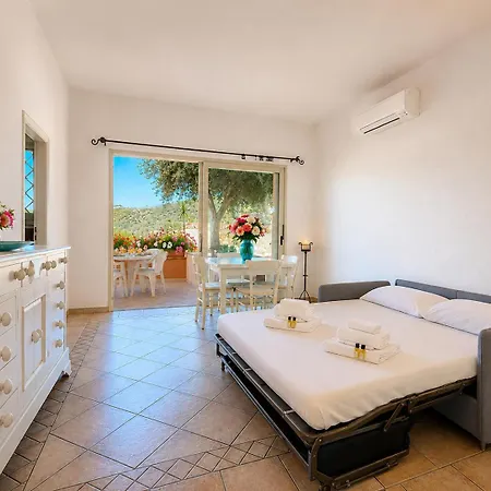 Le Ginestre Two Bedroom 100 M From The بايا سردينيا