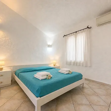 Le Ginestre Two Bedroom 100 M From The بايا سردينيا