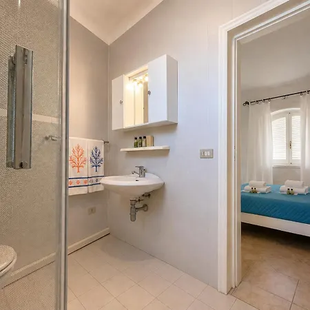 Le Ginestre Two Bedroom 100 M From The *