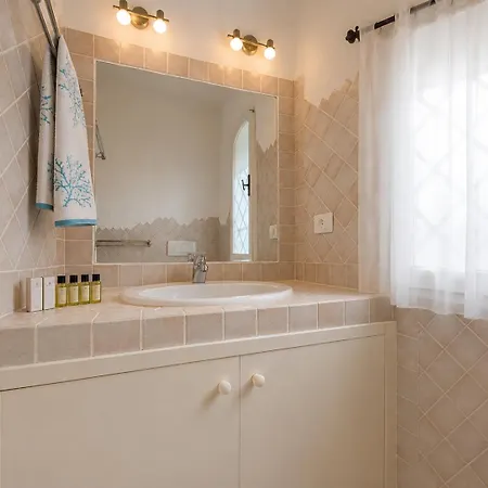 Le Ginestre Two Bedroom 100 M From The بيت للعطل